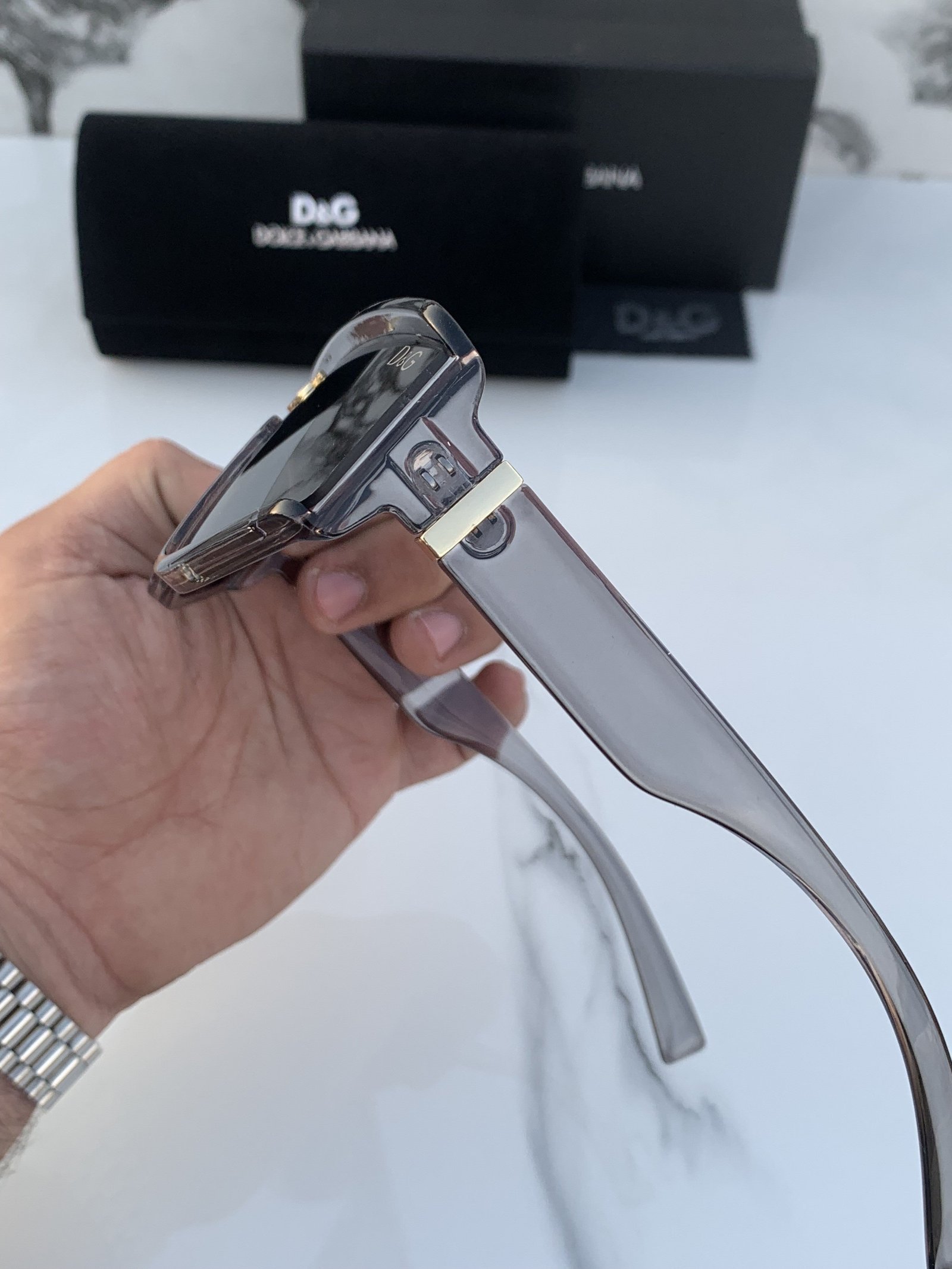 Branded D&G9529 Grey Sunglasses - Image 2