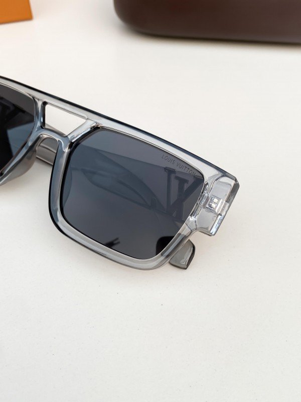 Louis Vuitton 61 Sunglasses - Image 4