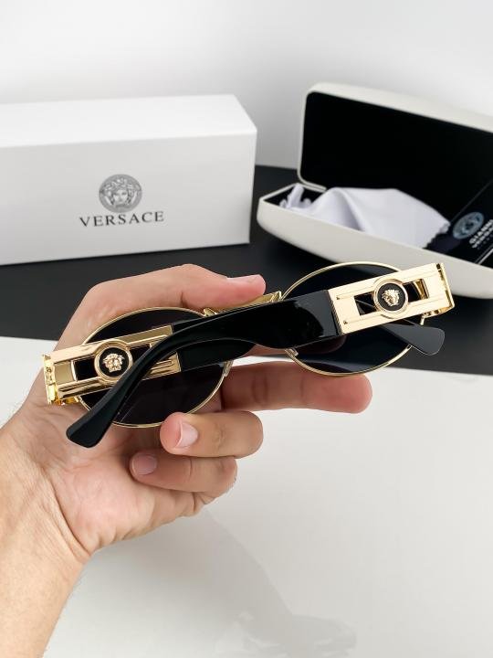 Versace Gold Black 8016 Sunglasses - Image 4