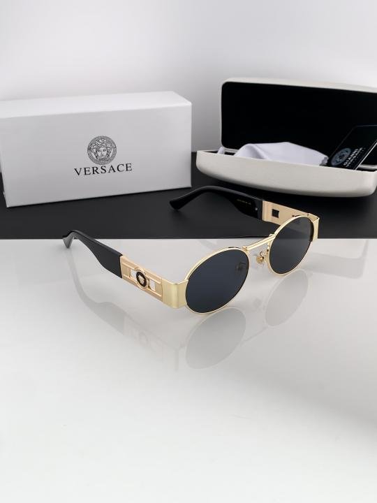 Versace Gold Black 8016 Sunglasses - Image 3