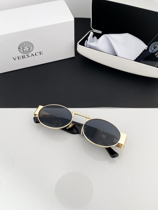 Versace Gold Black 8016 Sunglasses - Image 2