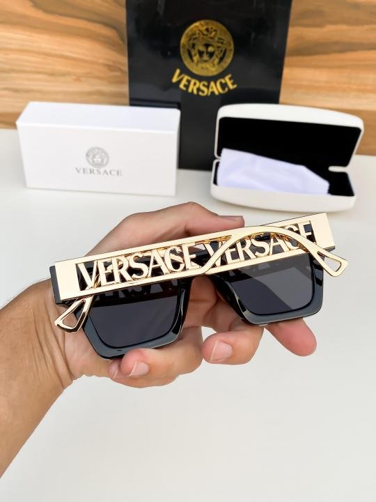 Versace Gold Black 8800 Sunglasses - Image 5