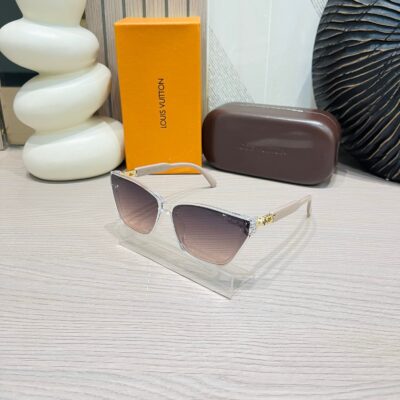 LV Classic Duo: Sleek Black & White Design