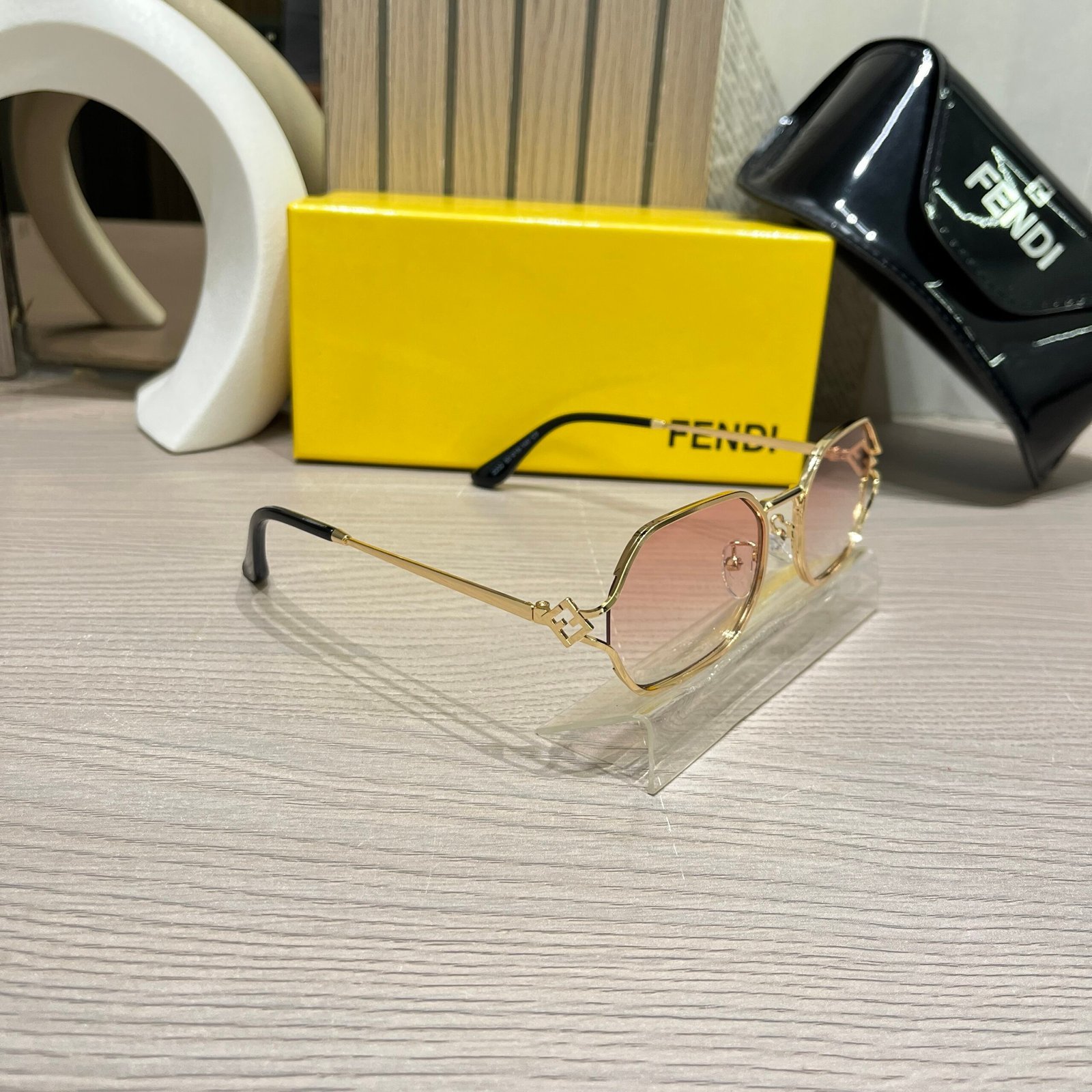 Fendi pink & gold premium Sunglasses’s - Image 2