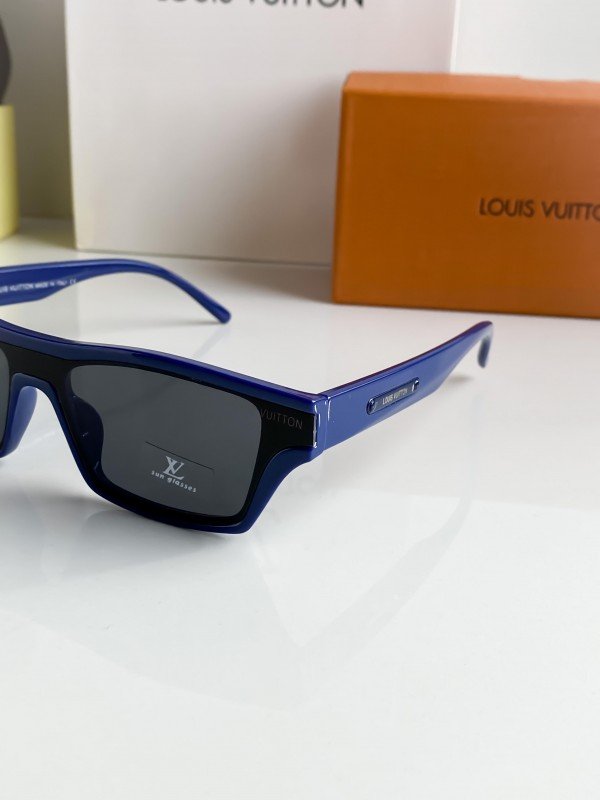Louis Vuitton 3011 Blue Sunglasses - Image 9