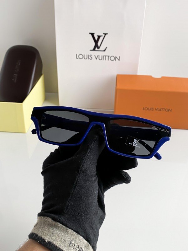Louis Vuitton 3011 Blue Sunglasses - Image 4