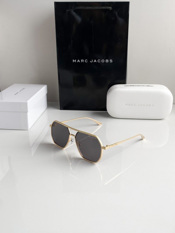 Marc Jacobs gold black 5022