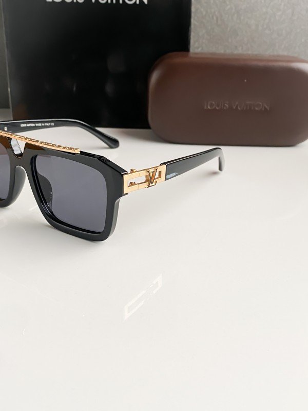 Louis Vuitton 121B Gold Sunglasses - Image 9