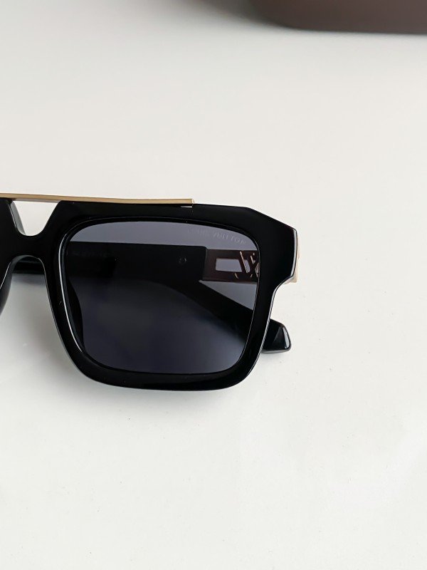 Louis Vuitton 121B Gold Sunglasses - Image 6