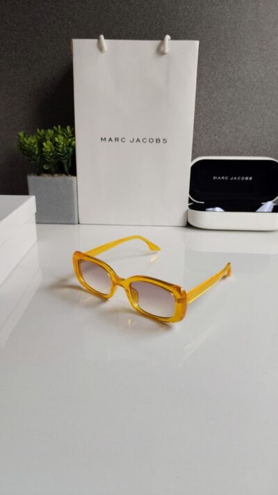 Marc Jacobs 64