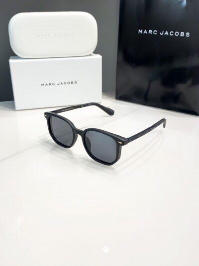 MARC JACOBS black 11-39