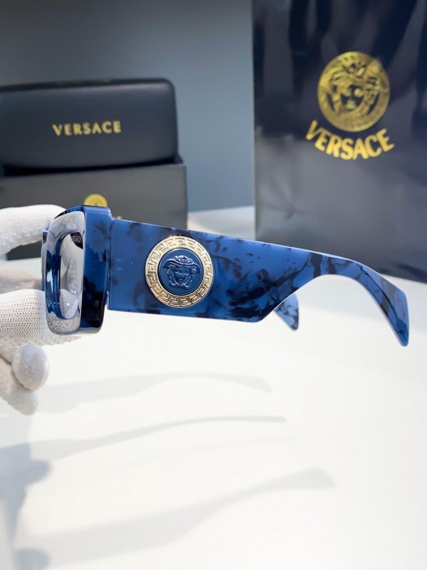 Versace Blue 4474 Sunglasses - Image 3