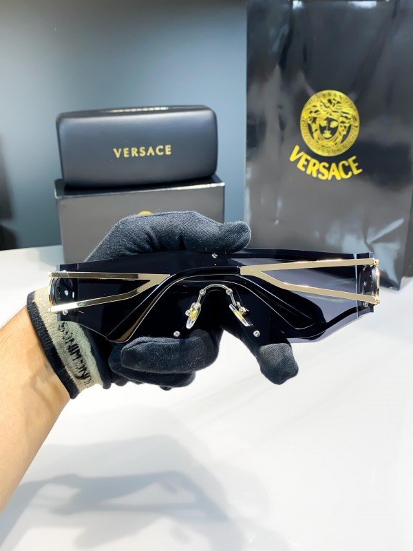 Versace Gold Black 4291 Sunglasses - Image 3
