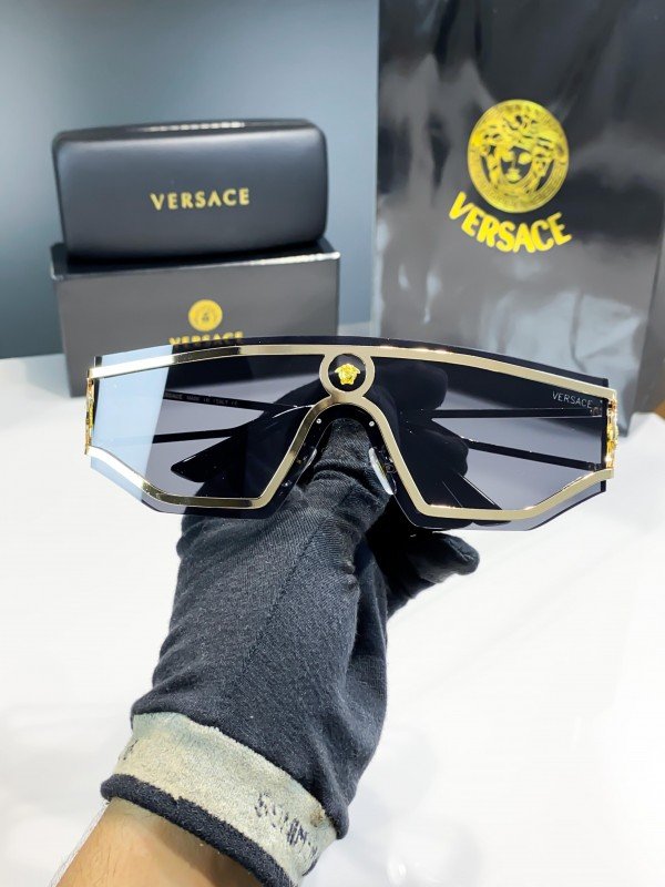 Versace Gold Black 4291 Sunglasses - Image 6