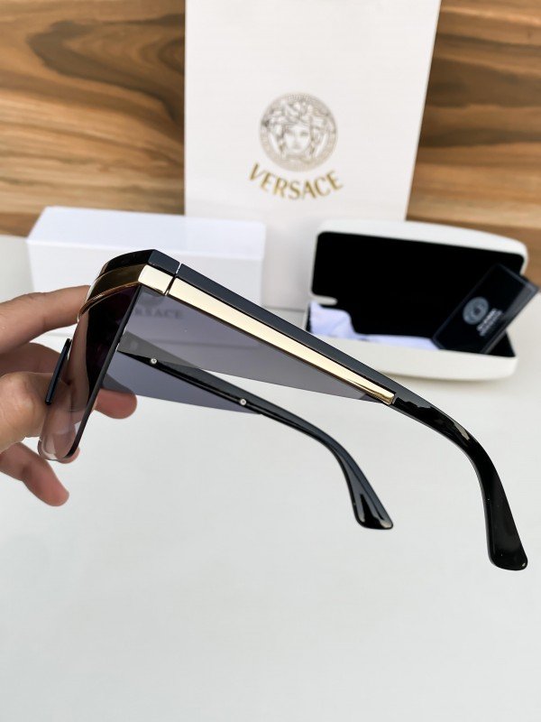 Versace Black Shaded 61 Sunglasses - Image 2
