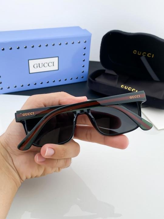 Gucci Black 83123 Sunglasses - Image 4