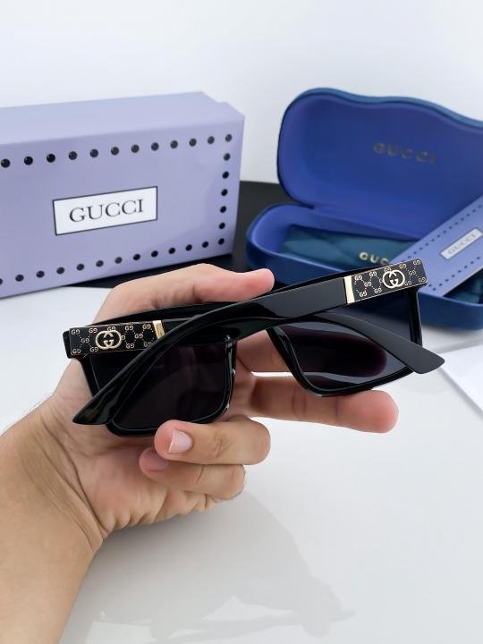 Gucci Gold 2511 Sunglasses - Image 4