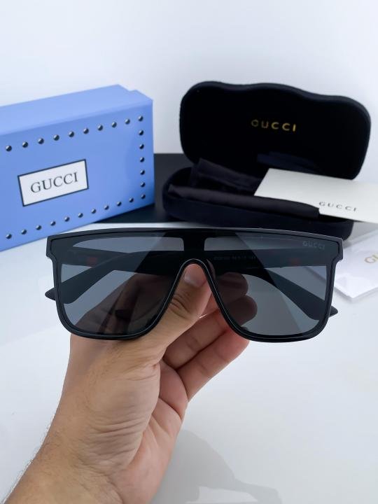 Gucci Black 106 Sunglasses - Image 5