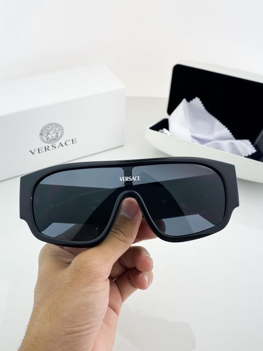 Versace Black 6014 Sunglasses - Image 4