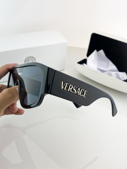 Versace Black 6014 Sunglasses - Image 3