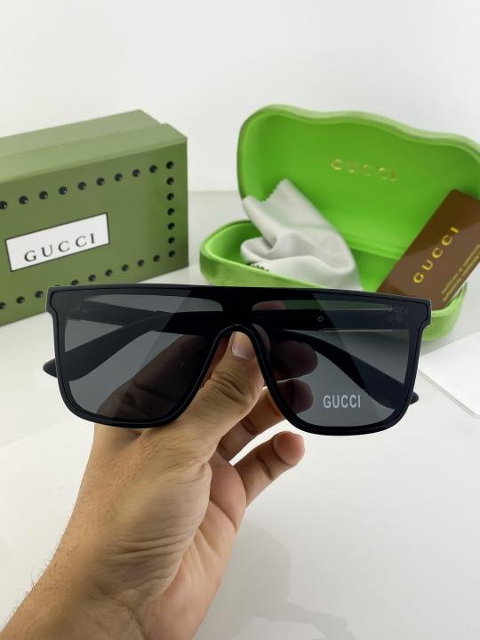 Gucci Black 566 Sunglasses - Image 4