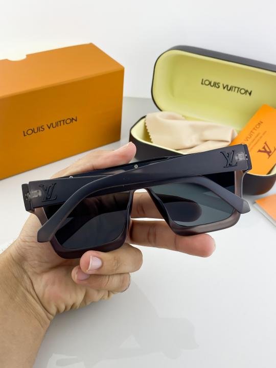 Louis Vuitton Grey Black 1502 Sunglasses - Image 4
