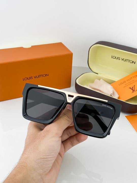 Louis Vuitton Gold Black 1502 Sunglasses - Image 5