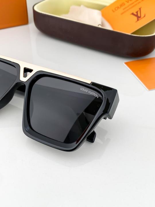 Louis Vuitton Gold Black 1502 Sunglasses - Image 2