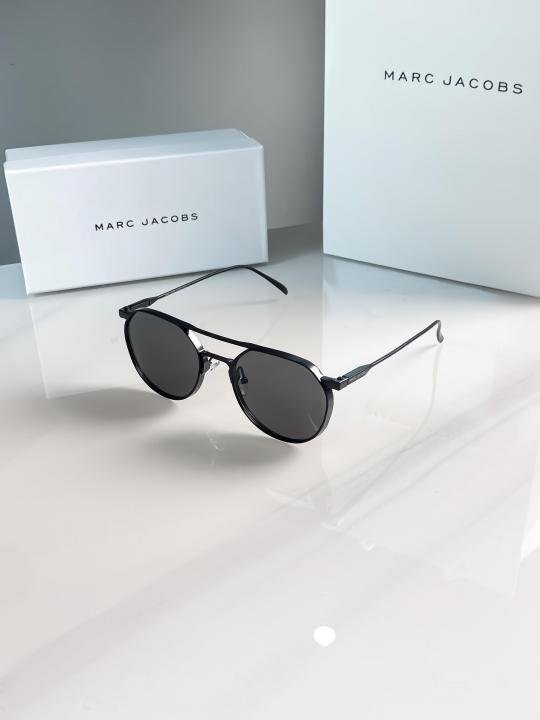 Marc Jacobs black 5001