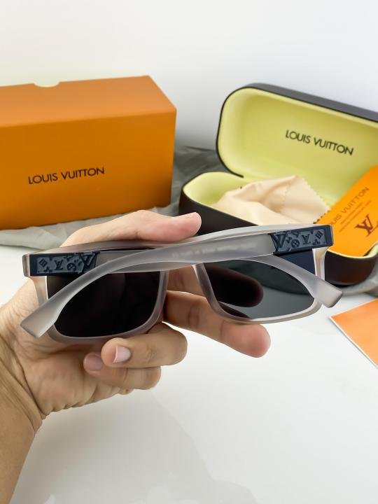 Louis Vuitton Grey 4577 Sunglasses - Image 4