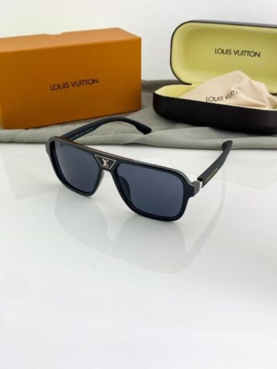 Louis Vuitton Black 8946